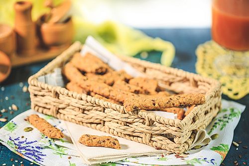 Безглутенови веган гризини със семена