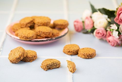 Безглутенови овесени бисквитки с лимонов вкус, чиа и джинджифил