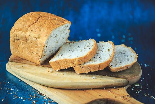 Безглутенов хляб със семена